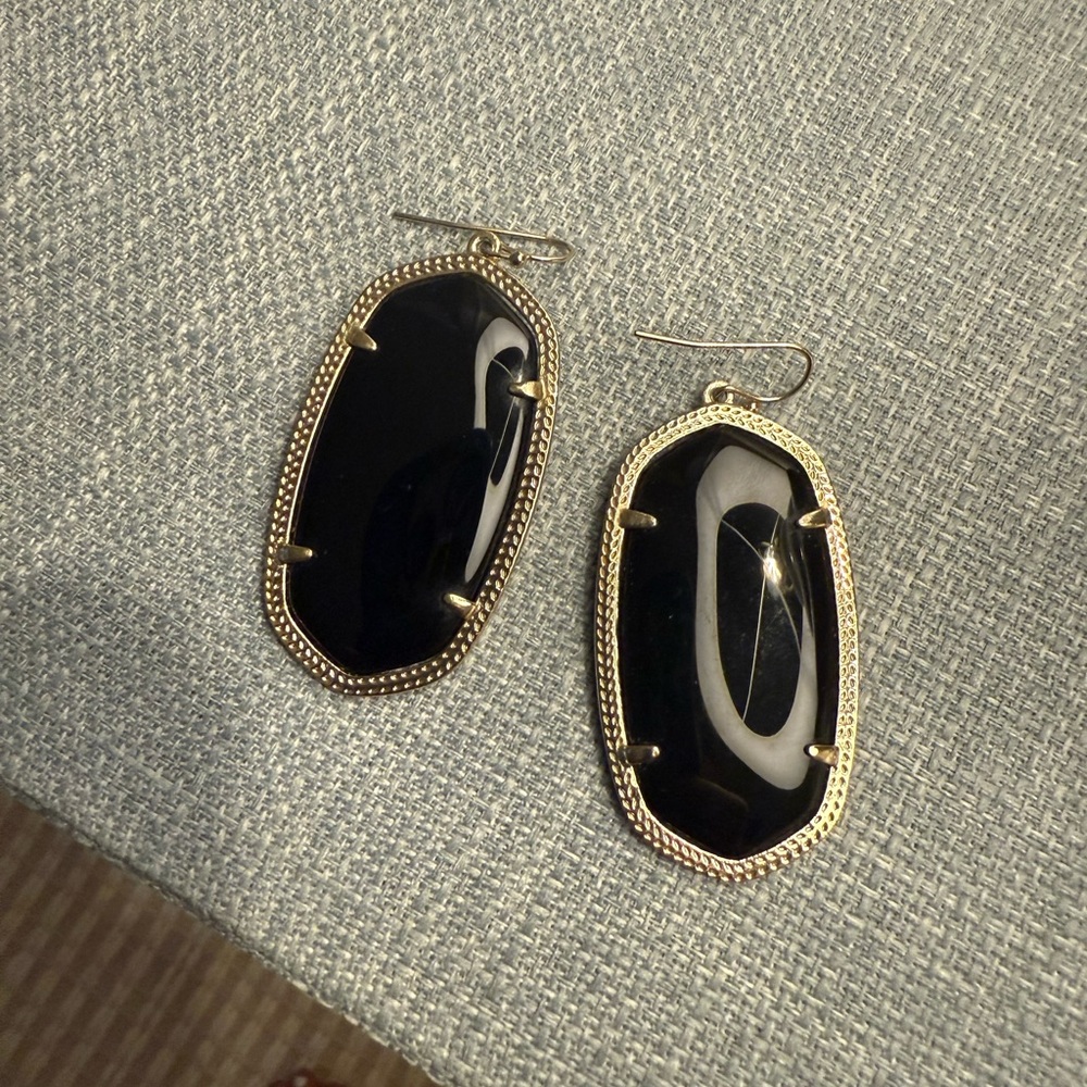 Kendra Scott Elle Black and Gold Earrings